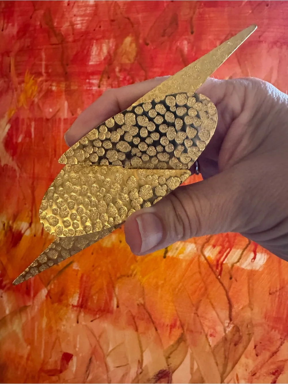 Vintage 1980s Modernist Hammered Gold-Tone Abstract Statement Brooch (5